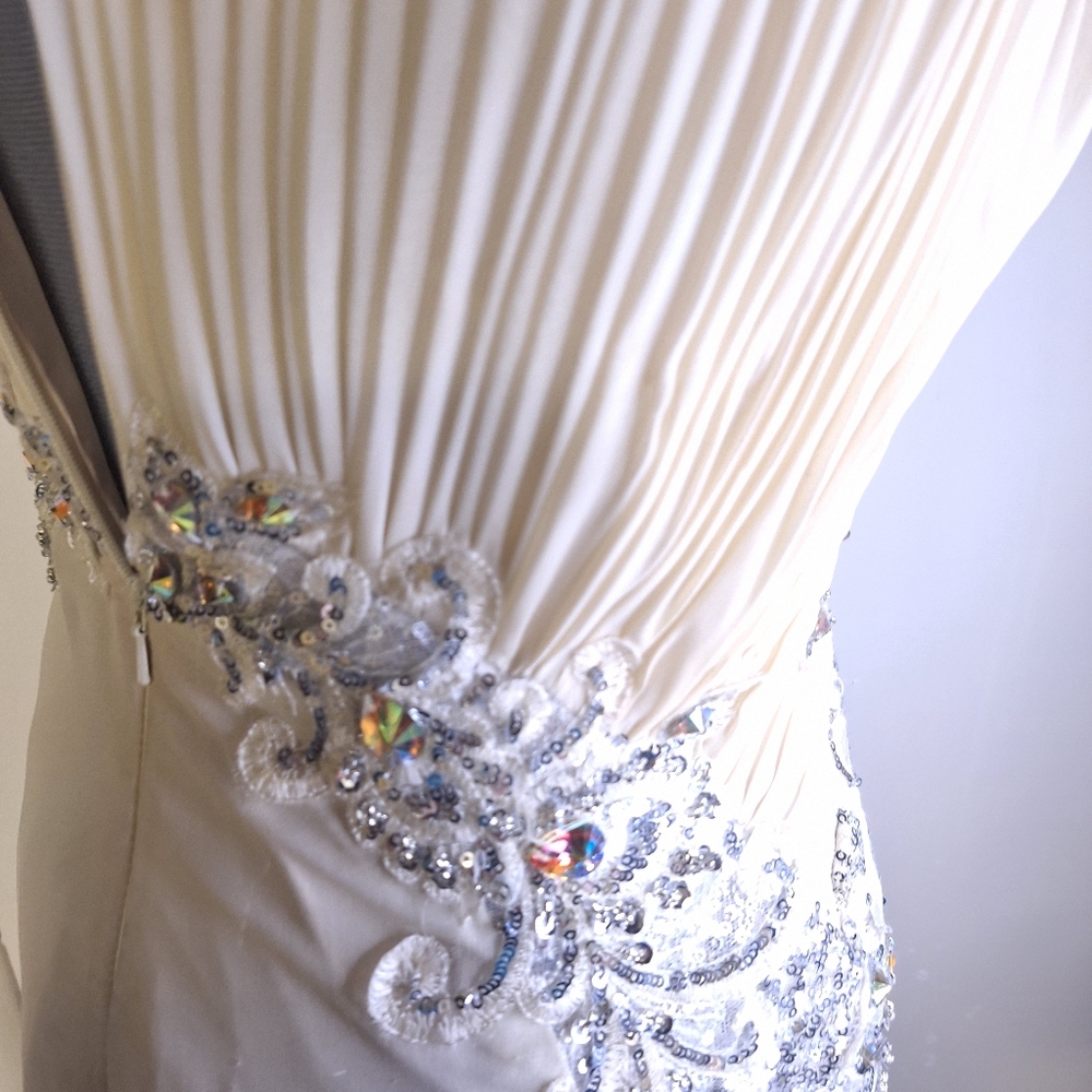 By Johnny Cream and Silver Strapless Gown with Sweetheart Neckline Size 4 - Picture 5 of 12